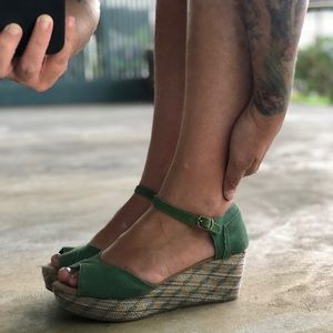 TOMS suede Platform Wedge Medium Green